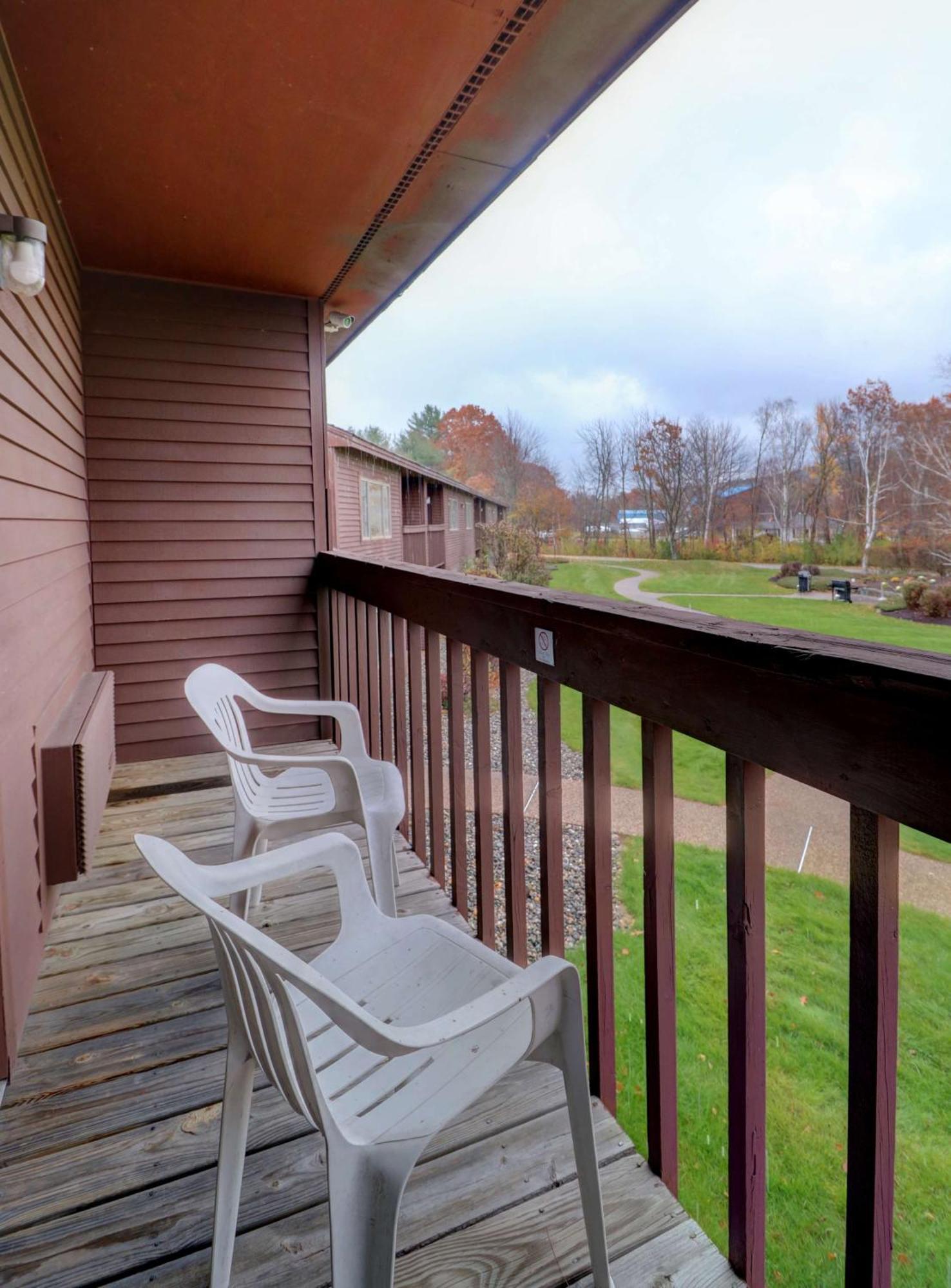 Fireside Inn & Suites Gilford Exteriör bild